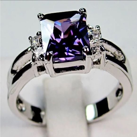 925 STERLING SILVER SQUARE CUT PURPLE AMETHYST LUXURY RING - Picture 2 of 4